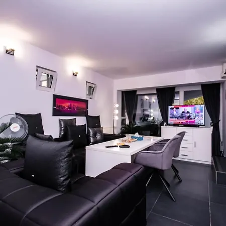 Rich Guest house *